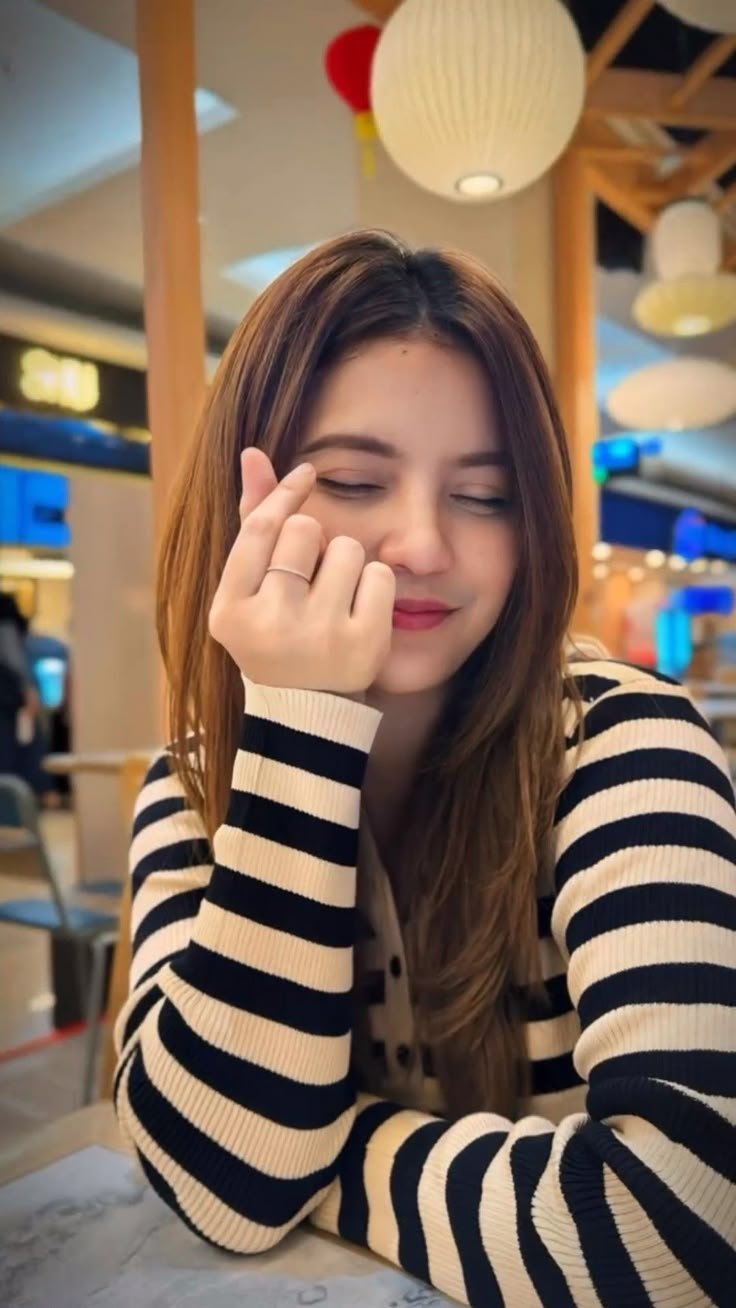 hidden face girl dp (10)